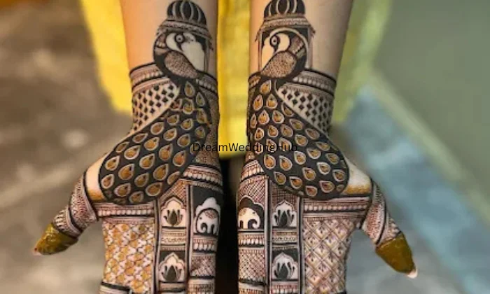 Mehndi artist bhuvi Dombivli